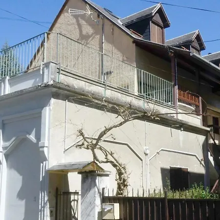 Duplex à Luchon, 2 Chambres, 4 Pers, Proche Thermes Et Téléphérique, Animaux Admis - Fr-1-313-190 *